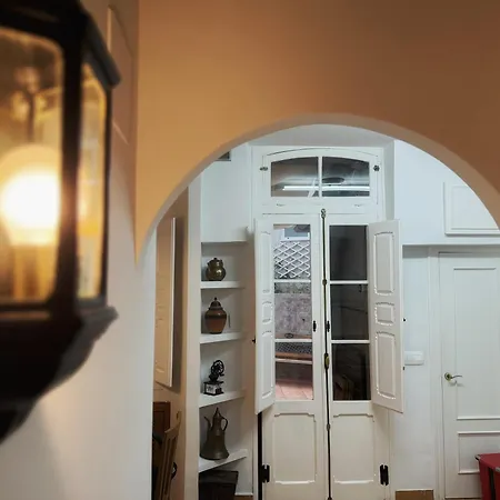 Vivienda Turistica Con Encanto Centrico, Wifi Y Patio Apartment *