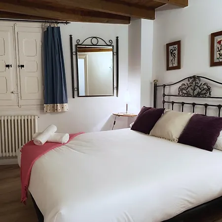 Vivienda Turistica Con Encanto Centrico, Wifi Y Patio Apartment
